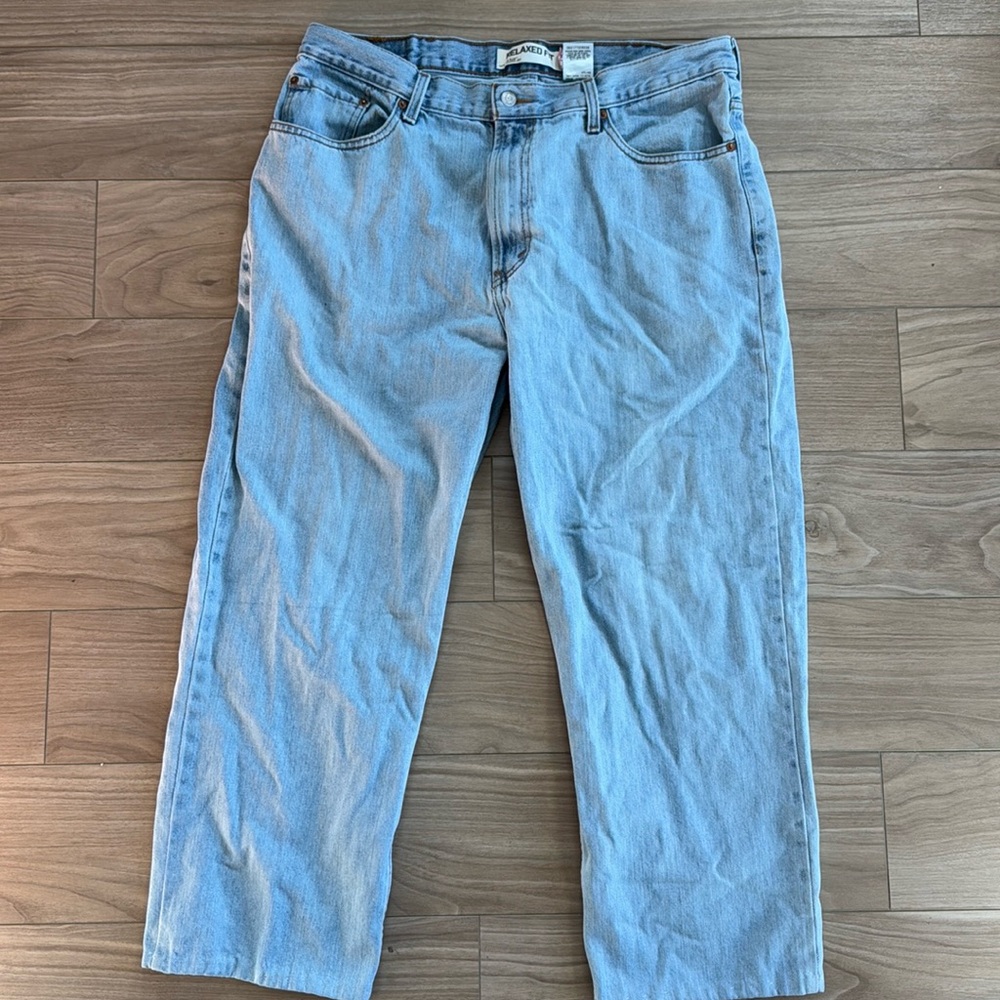 Levi’s 550 light wash jeans